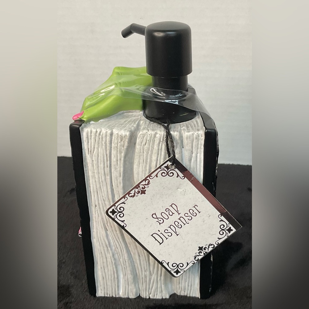 Witch's Hand Soap Dispenser - Black and Green - Picture 2 of 3